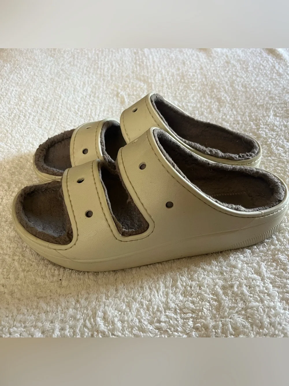 CROCS CLASSIC COZZZY SANDAL Bone / Mushroom BEIGE WINTER UNISEX Size 10 Men